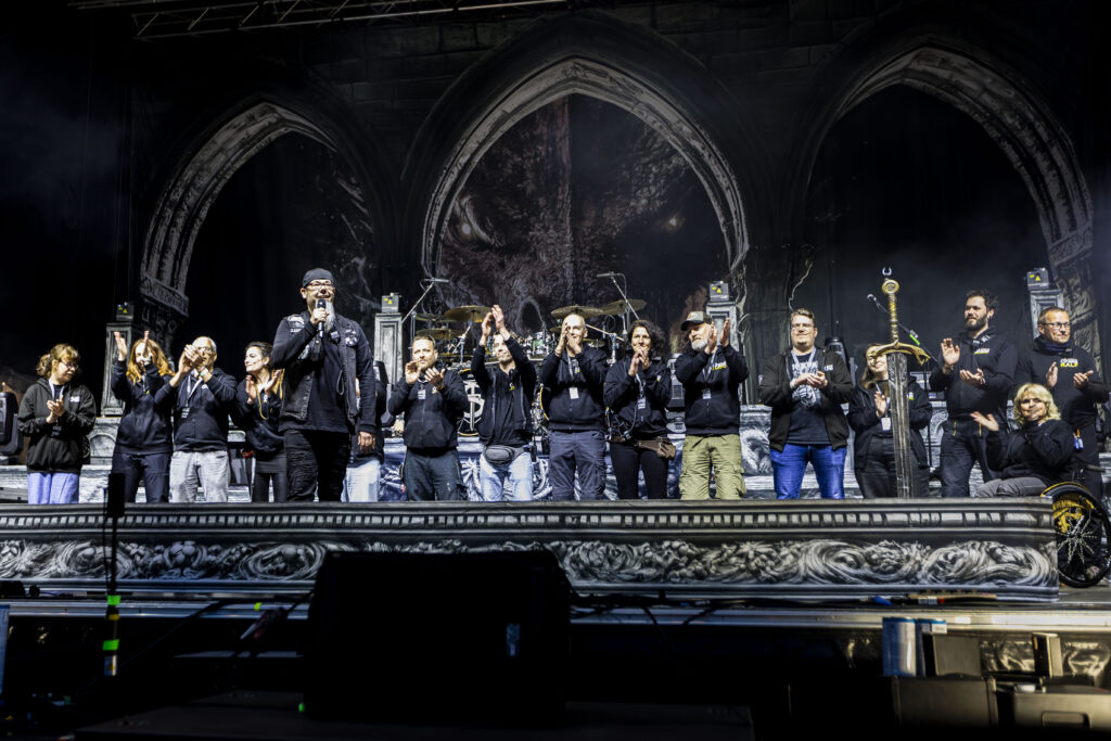 Marco Spiller et les membres de l'organisation du festival - Crédit photos : Marine Fougeray alias mlleflamantrose – Power Metal France